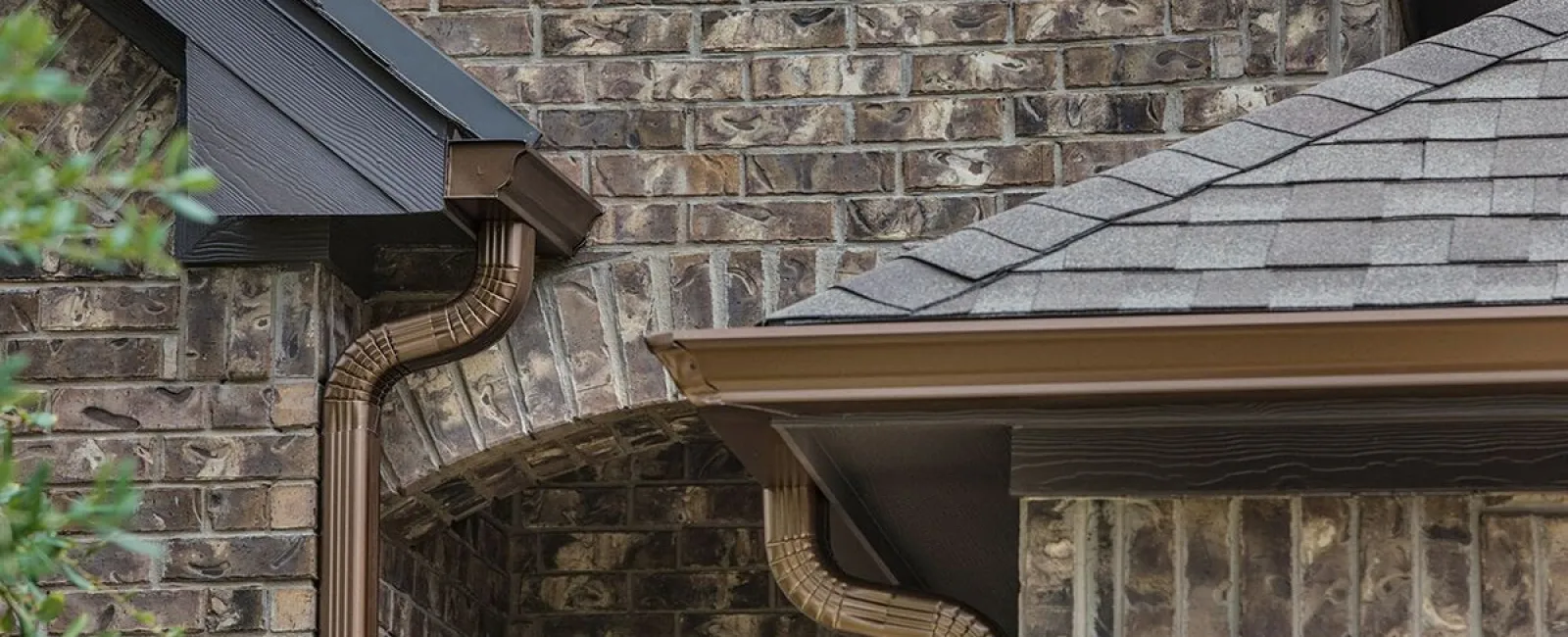 What Goes Into Gutter Replacement Costs?